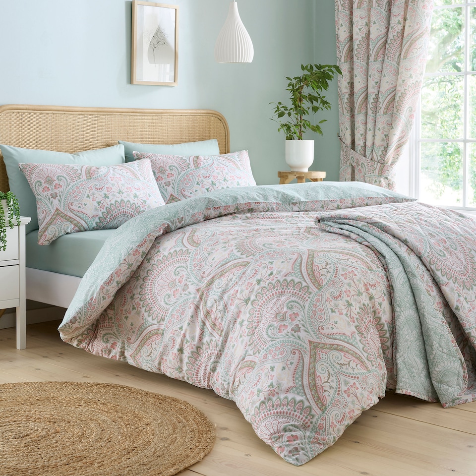 image 1 of D & D Palais Bedspread Green