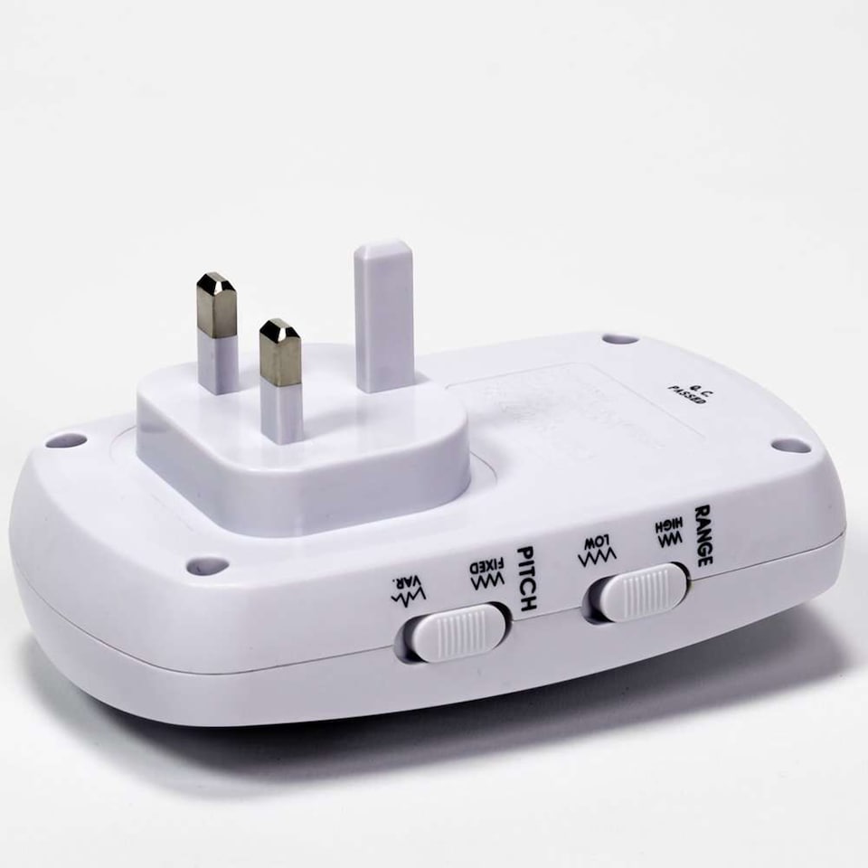 image 1 of Whole House Rat & Mouse Indoor Repellent Plug In Ultrasonic Repeller