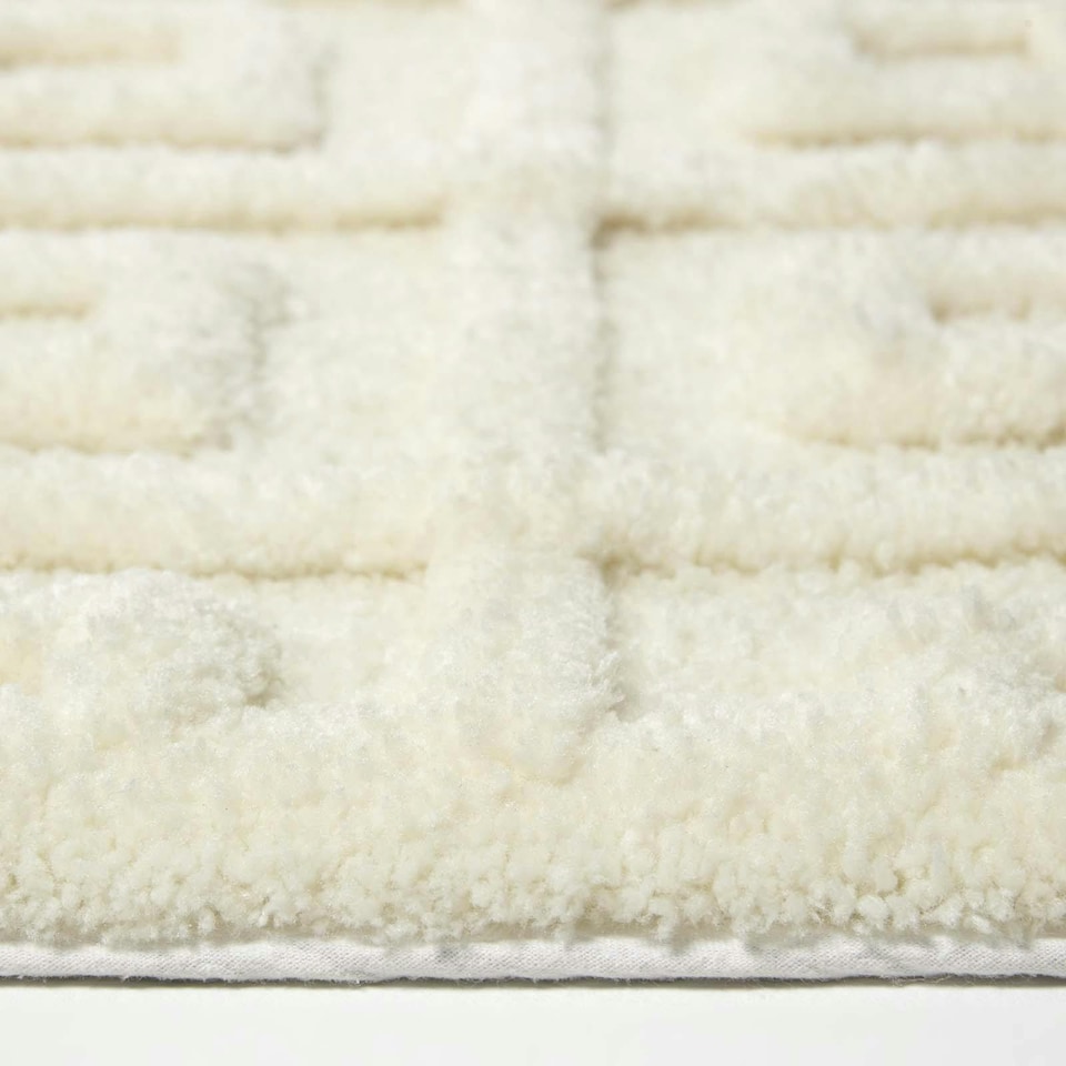 image 1 of Homescapes Tufted Tile Bath Mat Cream Cotton Blend - 50 x 80 cm | Cream