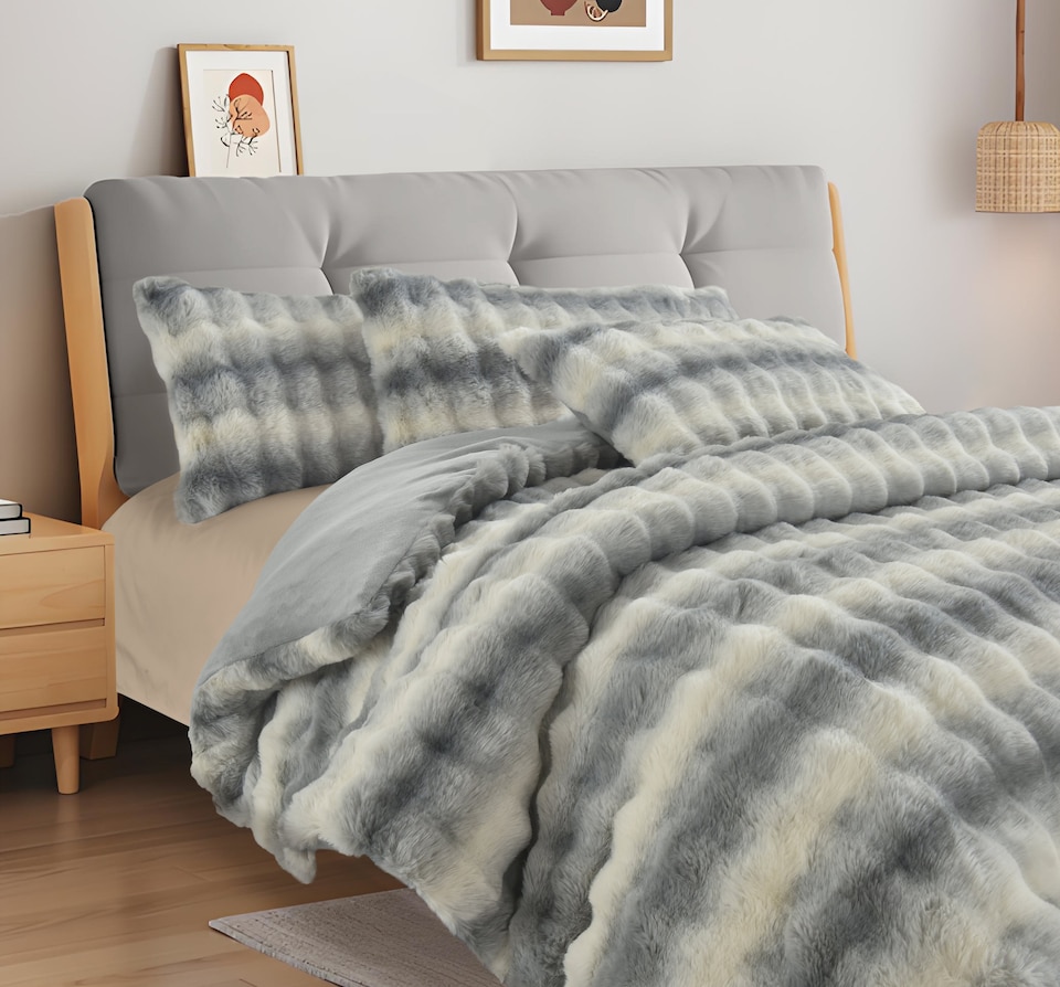 Velosso Husky Faux Rabbit Fur Duvet Cover and Pillowcase Set