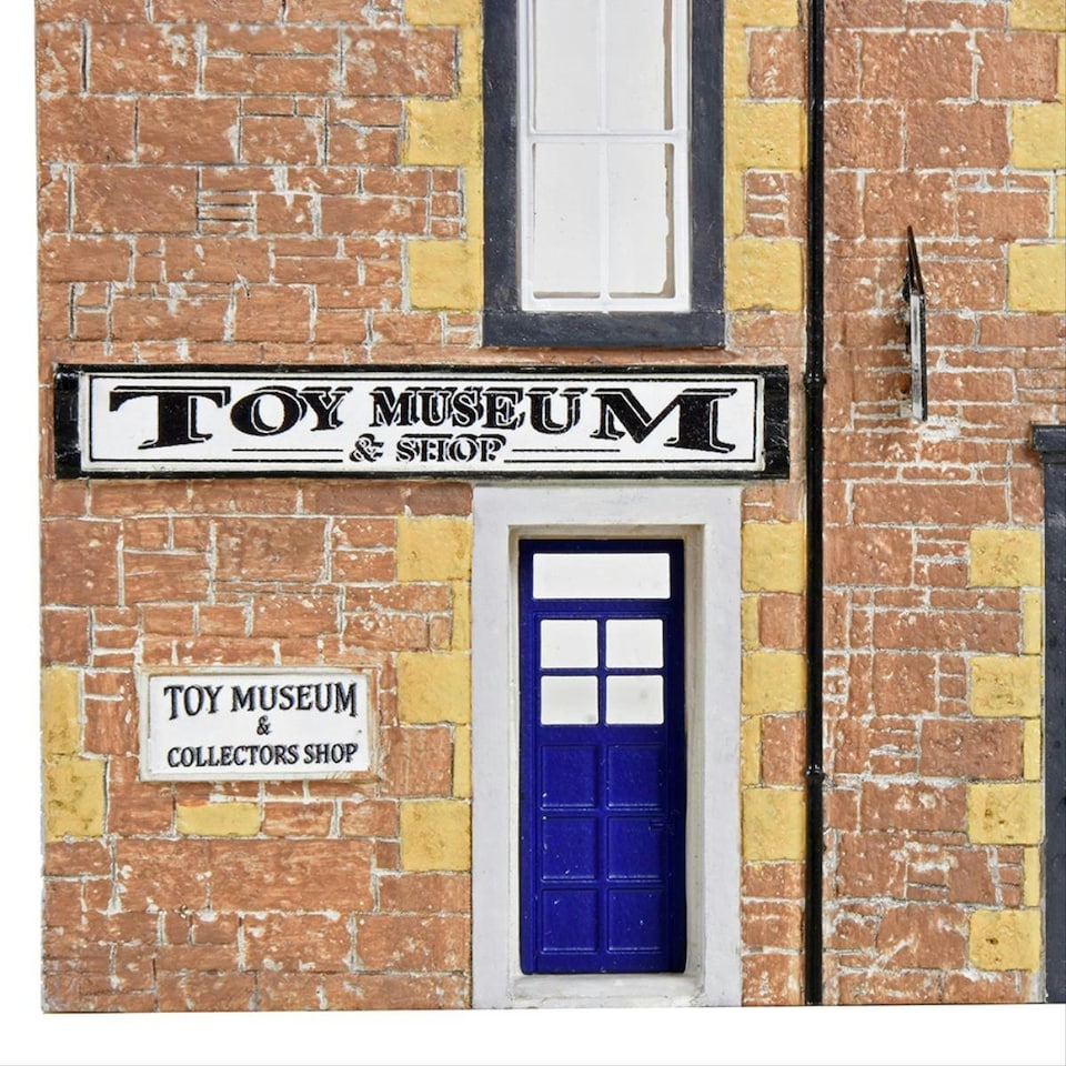 image 1 of Bachmann Scenecraft Low Relief Hamilton Toy Museum (Pre-Built)