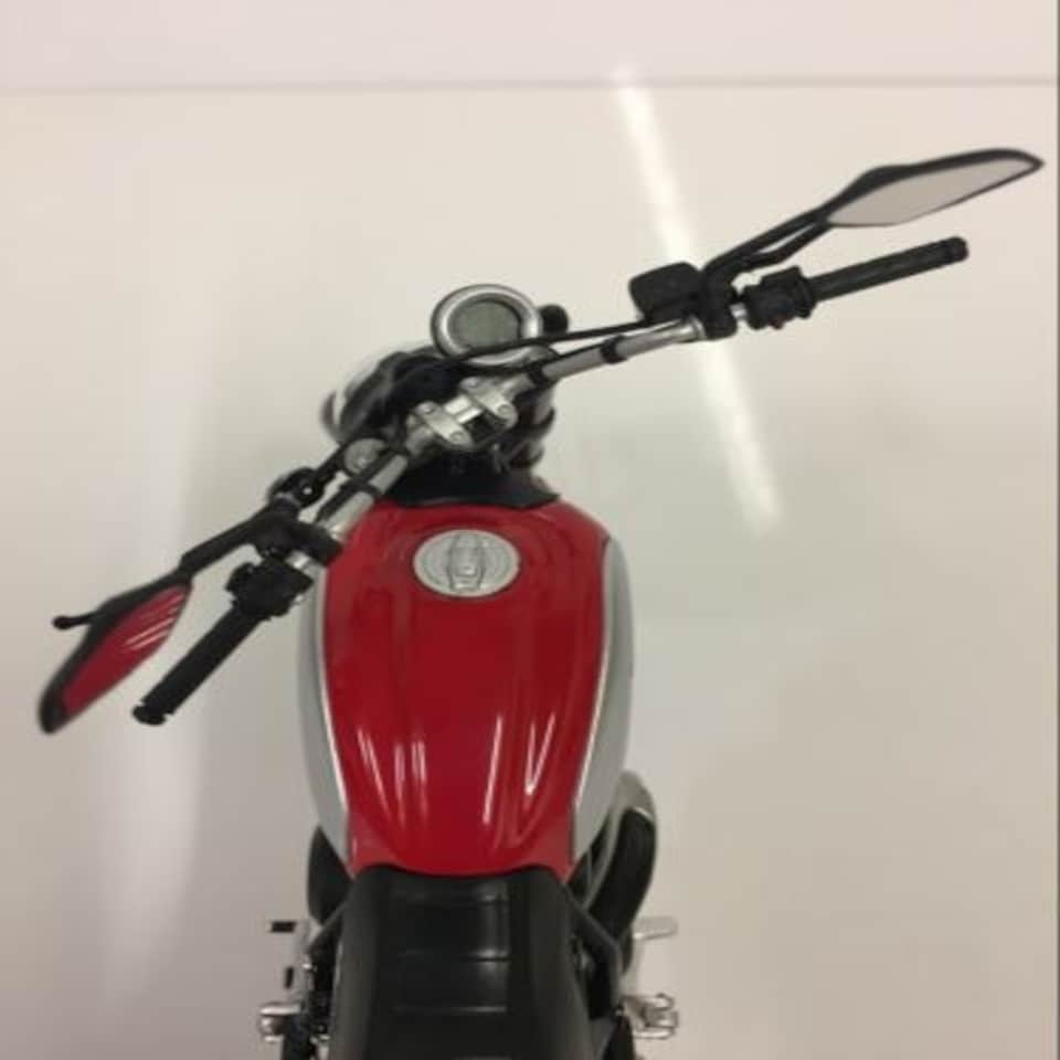 image 1 of Ducati Scrambler Icon 2015 Rosso Ducati 1:12 Scale TSMMC0004 New