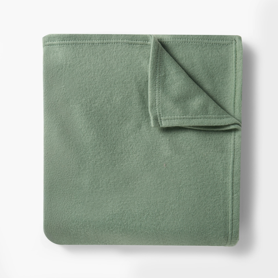 image 1 of OHS Teddy Fleece Soft Warm Plush Cosy Plain Dyed Throw Over Bed Blanket, 125x150cm Green | Evergreen