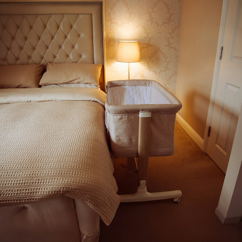 image 1 of Red Kite Rockabye Bedside/Rocking Crib Cream