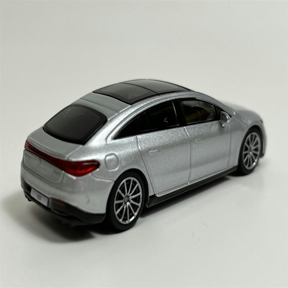 image 1 of Mercedes Benz EQS 580 4MATIC Silver Metallic RHD 1:64 Scale Mini GT MGT00508R