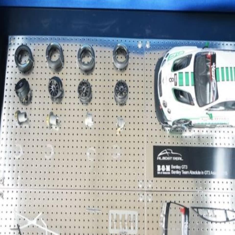 image 1 of Bentley GT3 2015 GT3 Asia #8 With Display Case Almost Real 430307