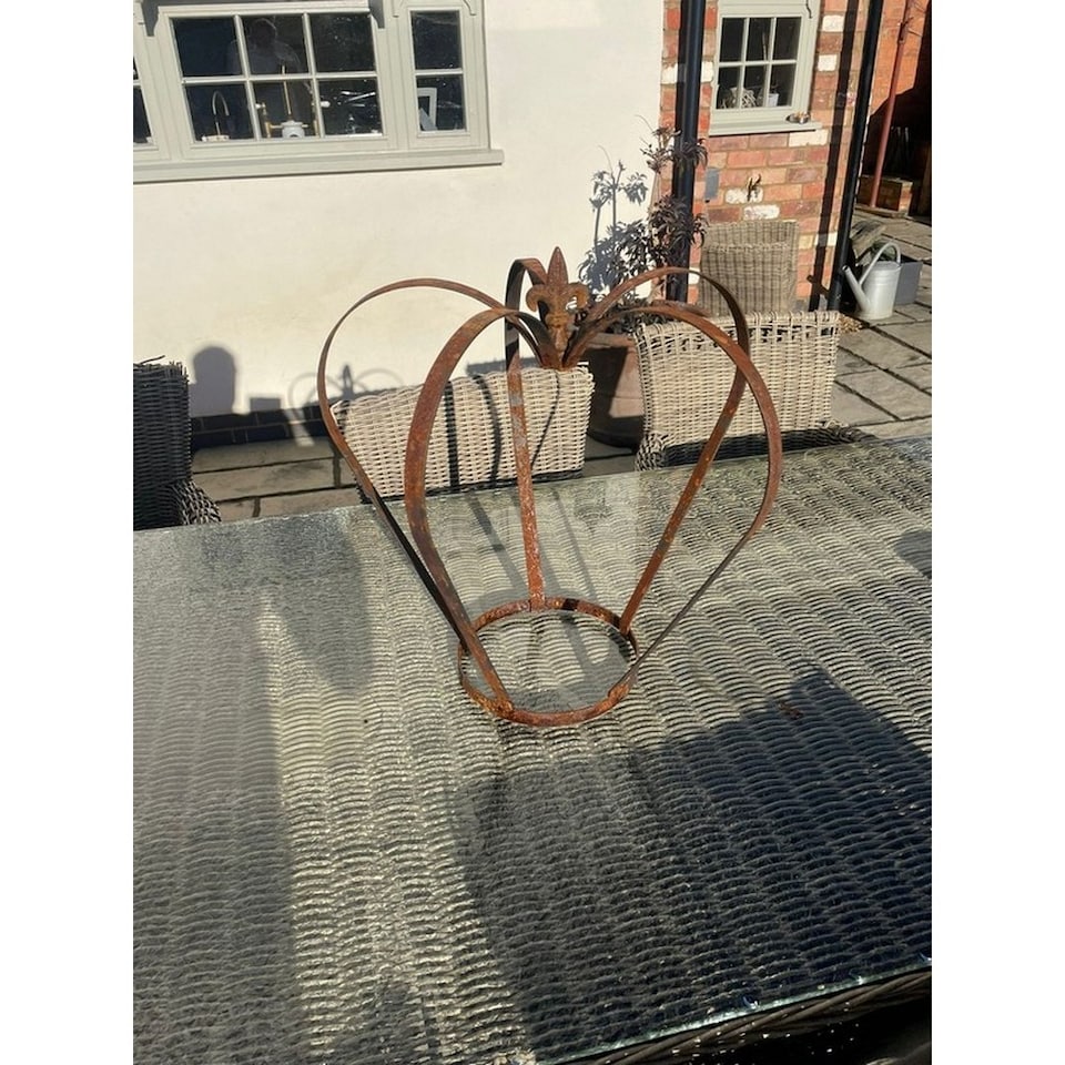 image 1 of Crown Planter Plant Pins/ Garden Art - L22.9 x W22.9 x H48.3 cm - Bare Metal/Ready to Rust