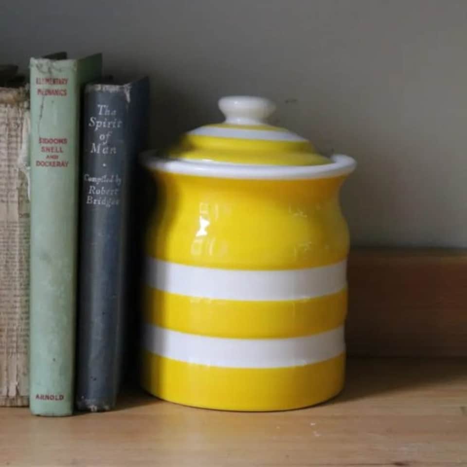 image 1 of Storage Jar: Cornishware Yellow, 84cl White