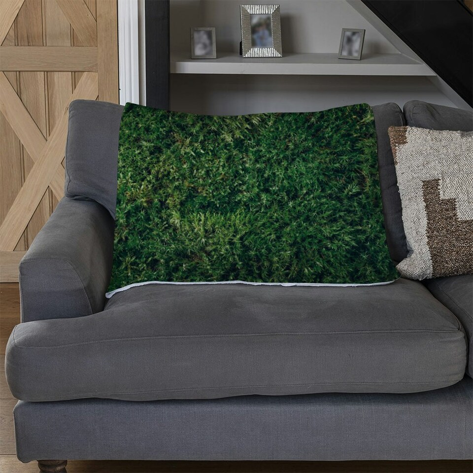 image 1 of Natural green moss (Blanket)