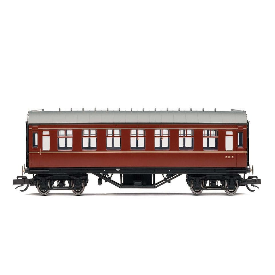 Hornby TT:120 57' Corridor Third Coach M1883M BR