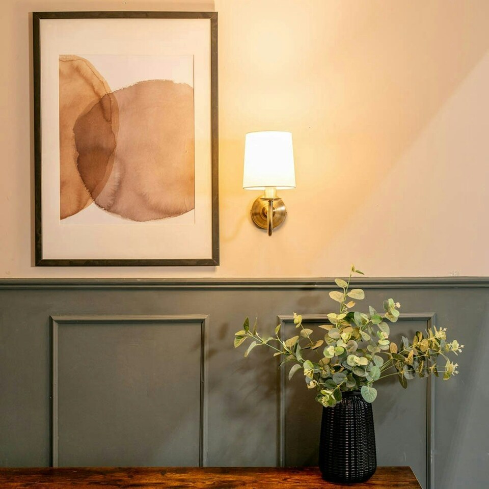 image 1 of ValueLights Memphis Traditional Antique Brass Wall Light Fitting with a Fabric Lampshade - Bulb Included