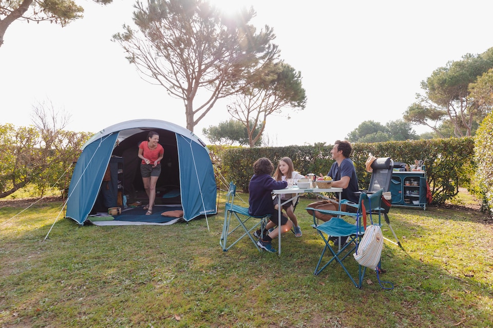image 1 of Decathlon 4-person camping tent, Arpenaz 4.1, Fresh & Black