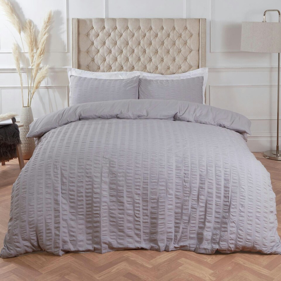 image 1 of OHS Seersucker Duvet Cover and Pillowcase Bedding Set, Super King - Silver