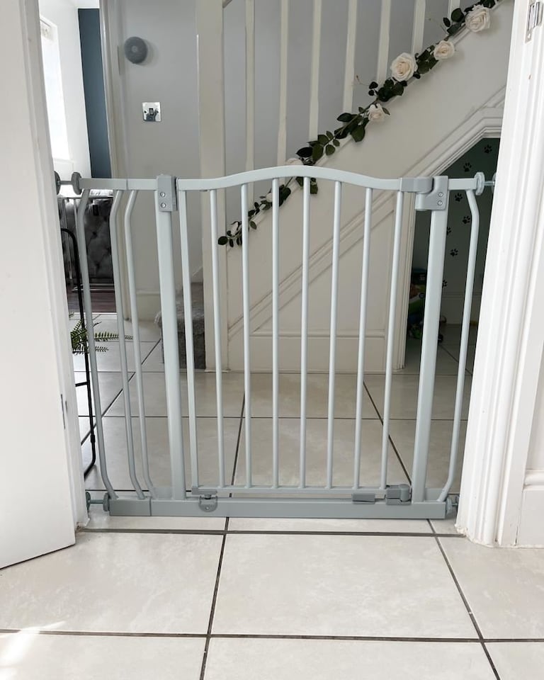 image 1 of Bettacare Curved Top Dog Gate, 197cm - 206cm, Matt Grey, Pressure Fit Pet Gate for Dog and Puppy, Pet and Dog Barrier | Grey