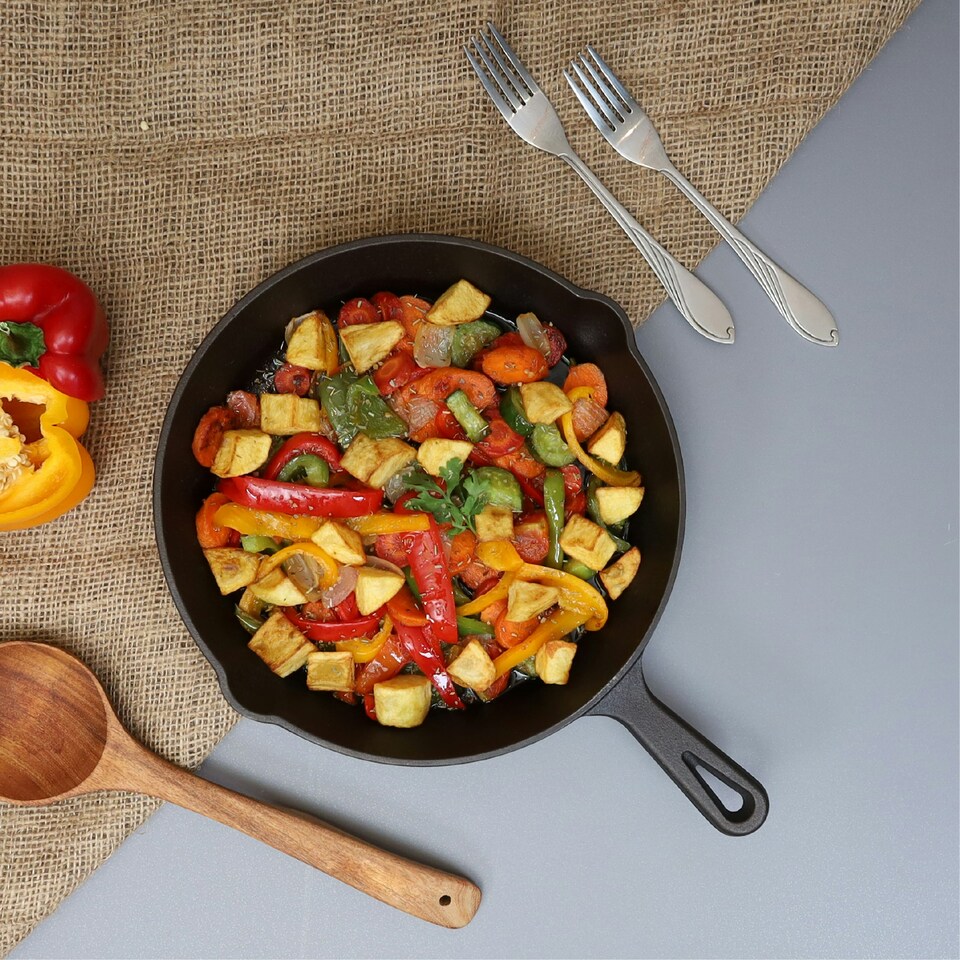 image 1 of Buckingham Pre-Seasoned Cast Iron Frying Pan 25 cm.
