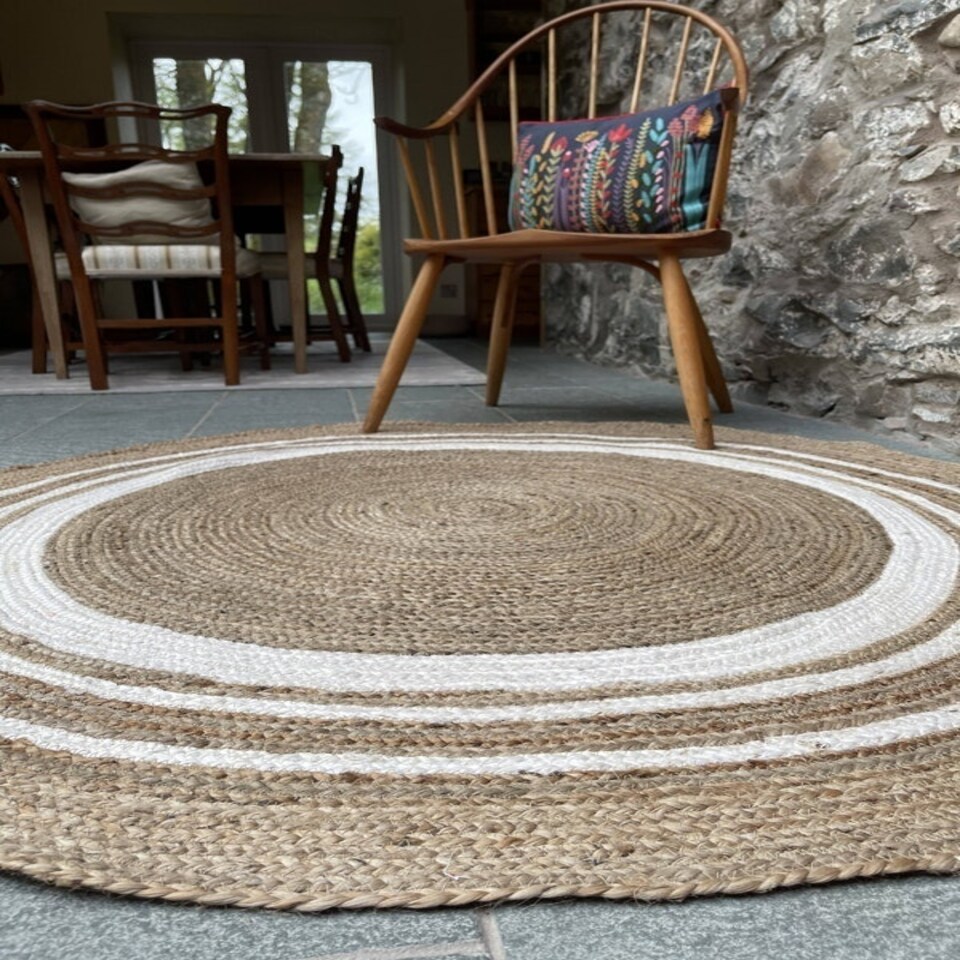 image 1 of KHIDAKEE Round Border Beige Rug with Hand Woven - Jute - L60 x W60 - Natural Brown