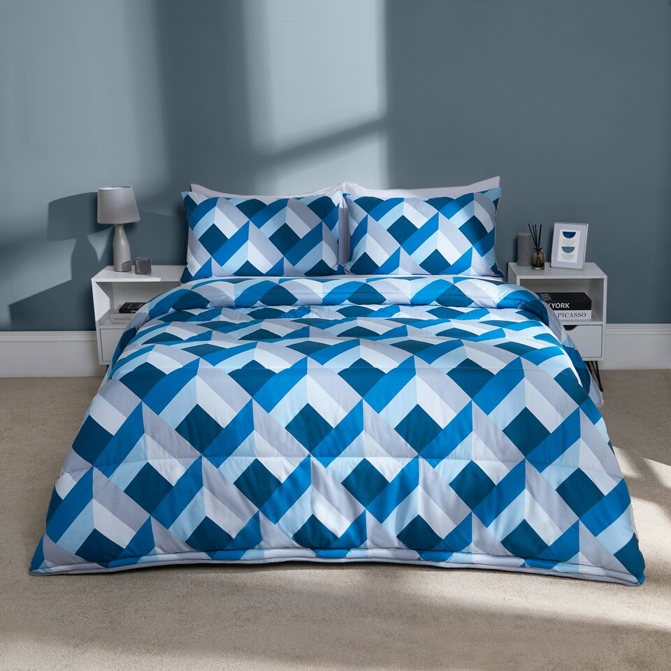 image 1 of OHS Reversible Coverless 10.5 Tog Soft Plush All Year Round Duvet Cover and Pillowcase Bedding Set Blue | Navy Abstract | Double
