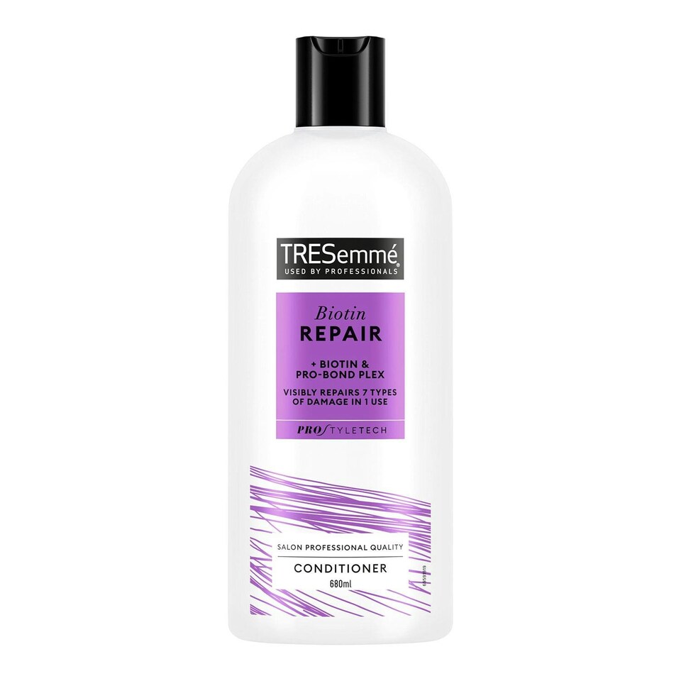 image 1 of Tresemme Biotin Repair Shampoo & Conditioner for Visibly Repairing 7 Types of Damage, 680ml + Aqua Spray Heat Defense, 270ml