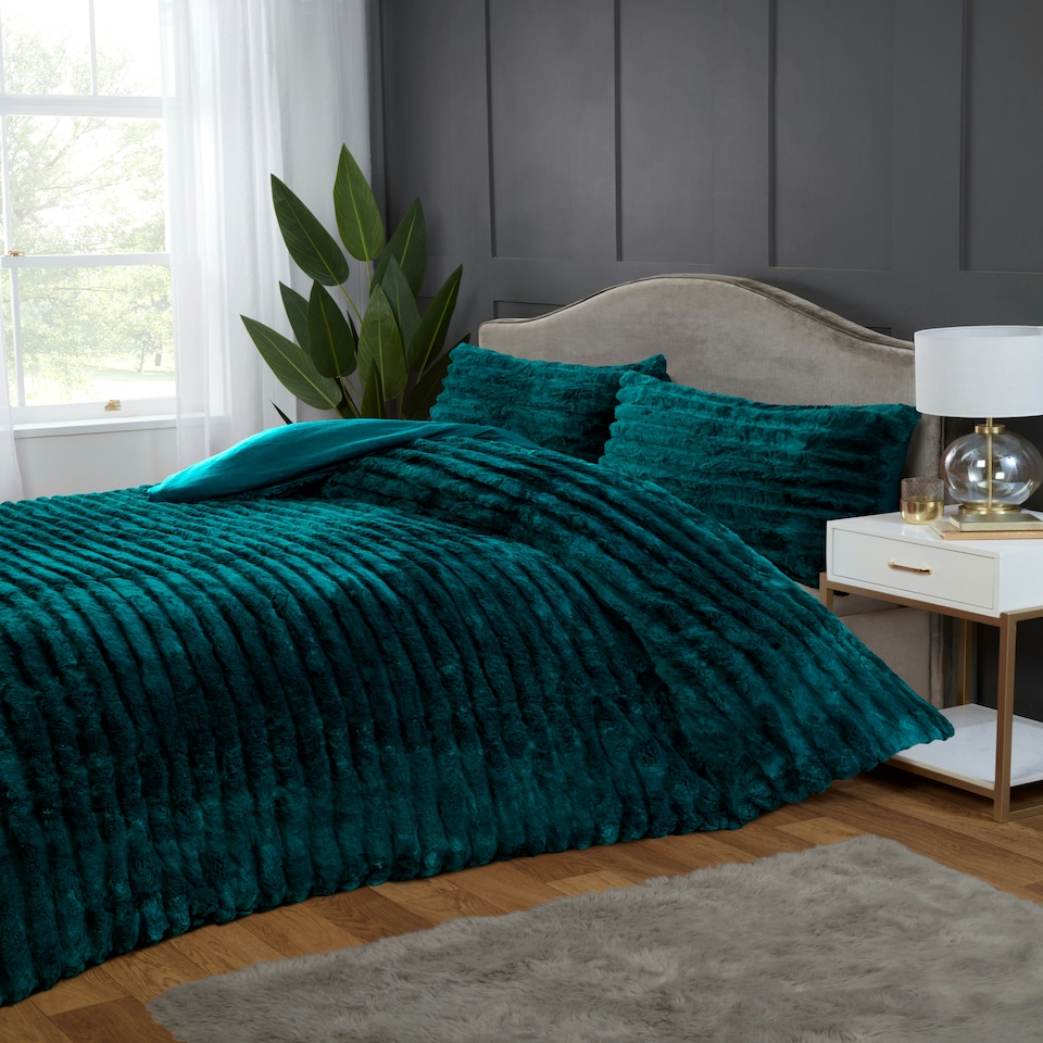 image 1 of Chunky Ribbed Fur Polyester Duvet Cover Set with Pillowcase Grey | Charcoal | Single
