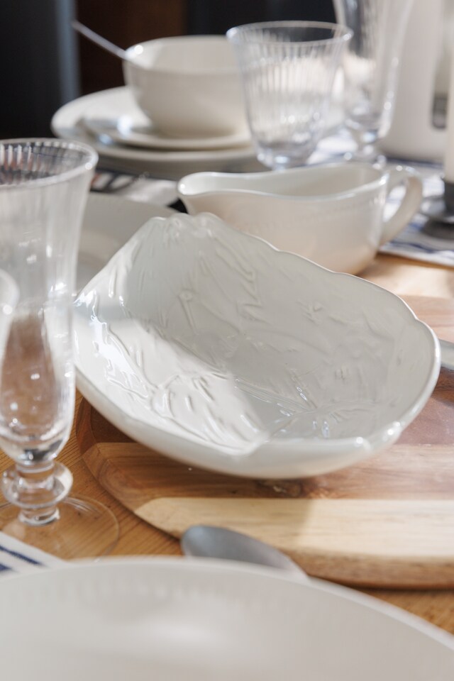image 1 of Mikasa Serving Dish Cream Stoneware Artichoke 23cm | White