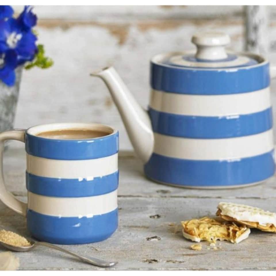 image 1 of Tea Pot: 4 Cup Classic Teapot Cornishware Blue