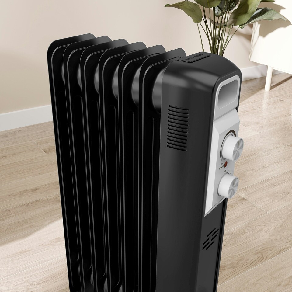 image 1 of HOMCOM 1500W 7 Fin Oil Filled Heater Radiator for Home, Black