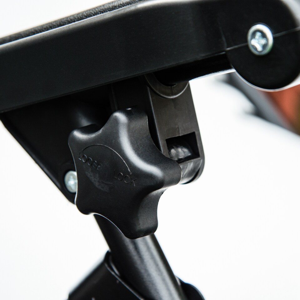 image 1 of Outsunny Foldable Reclining Garden Chair with Headrest, Zero Gravity Deck Sun Lounger Seat Chair with Footrest, Armrest, Cup Holder & Canopy Shade, White