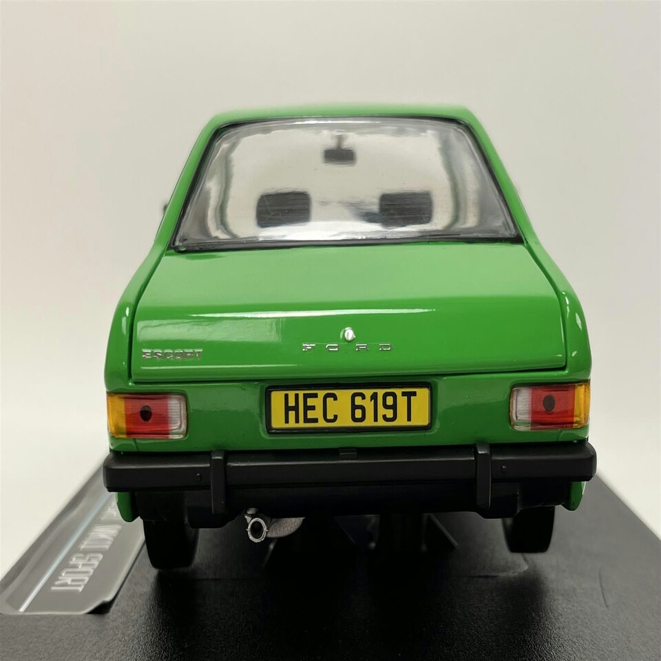 image 1 of 1975 Ford Escort MKII 1600 Sport Green 1:18 Scale Sun Star 4619