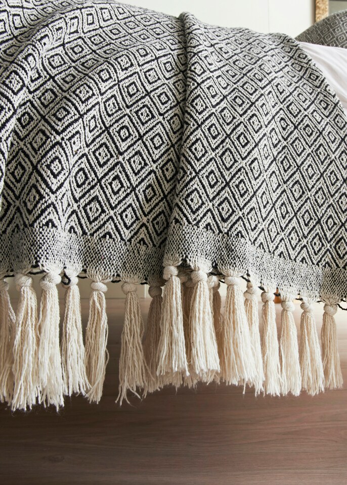 image 1 of Cosmo Living Throw - Diamond Mono - 150 X 200 Cm