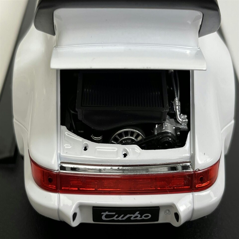 image 1 of 2009 Porsche 964 Turbo White 1:18 Scale Welly 18026w