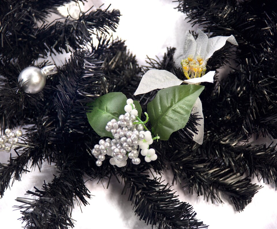 image 1 of Best Artificial 6ft Decorated Black & Silver Decorated Christmas Garland with Baubles Berries and pinecones Suitable for Fireplace