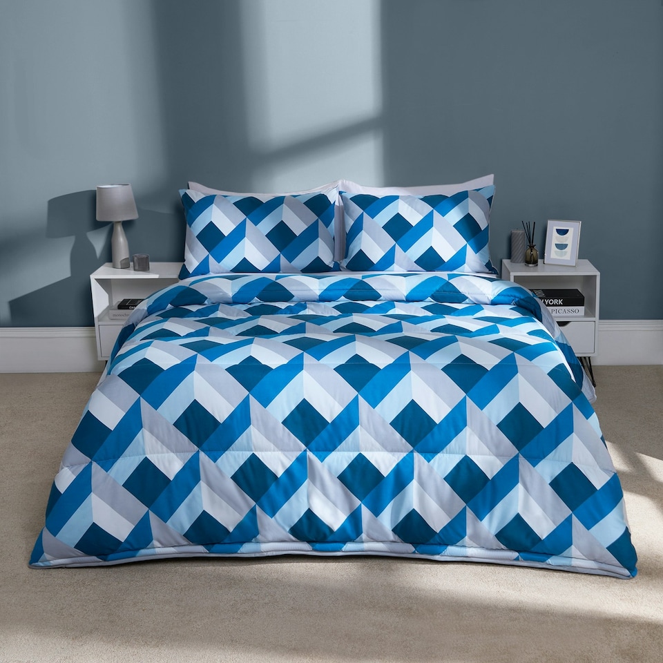 image 1 of OHS Reversible Coverless 10.5 Tog Soft Plush All Year Round Duvet Cover and Pillowcase Bedding Set Blue | Navy Abstract | Single
