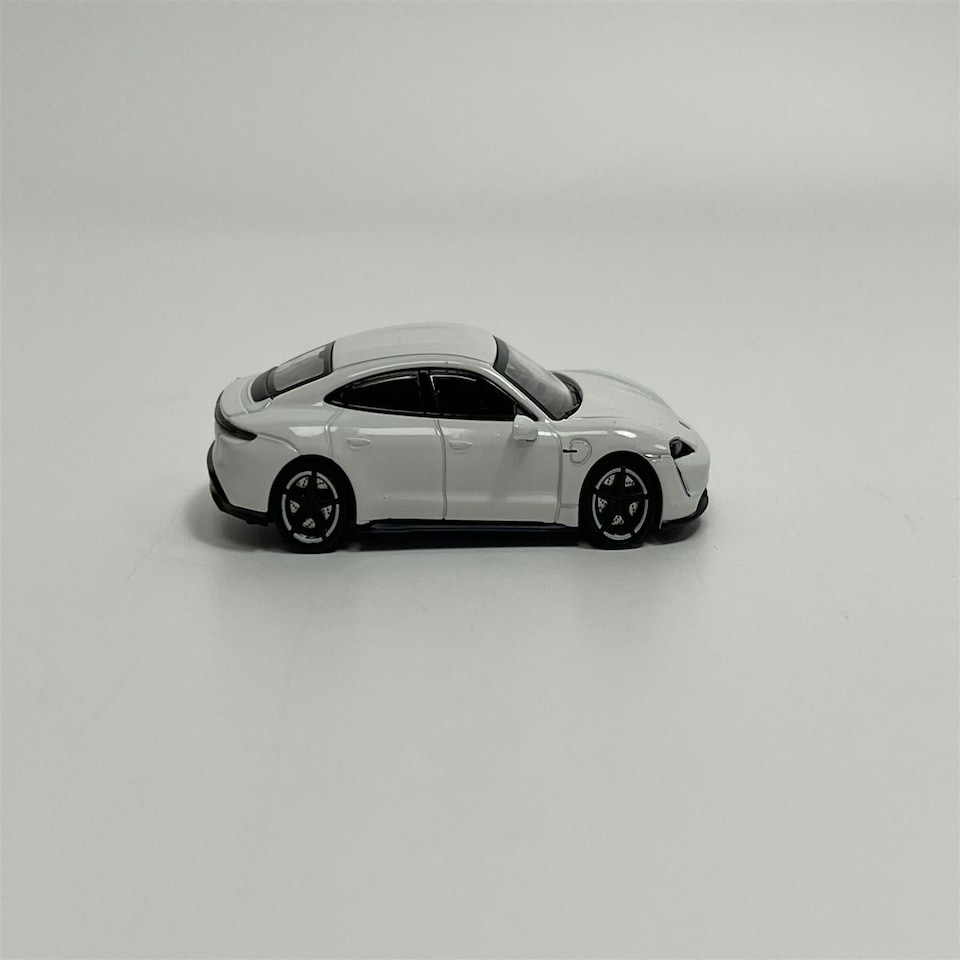 image 1 of Porsche Taycan Turbo S 2019 White Metallic 1:87 Minichamps 870068400