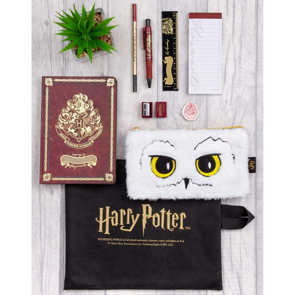 image 1 of Harry Potter Bumper A5 Stationery Set (Pack of 8) - Burgundy/Gold/White - One Size