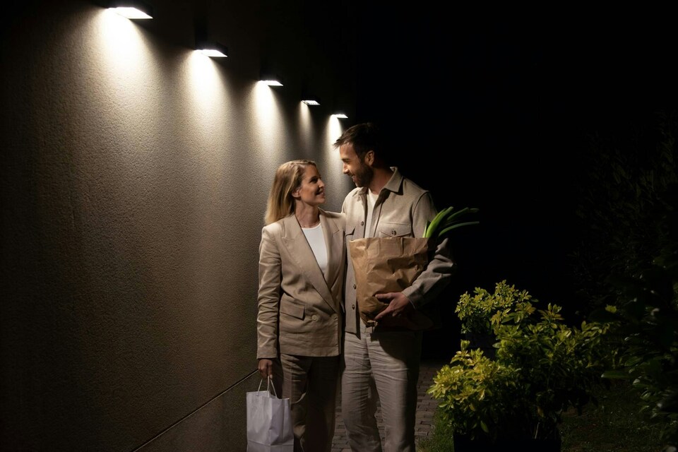 image 1 of Osram ENDURA Style Bricklume Solar Wall Light 6W White | White