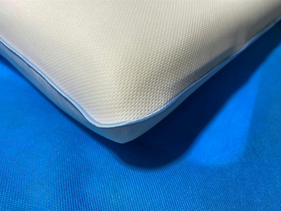 image 1 of Memory Foam Cool Gel Pillow 40x60cm | White