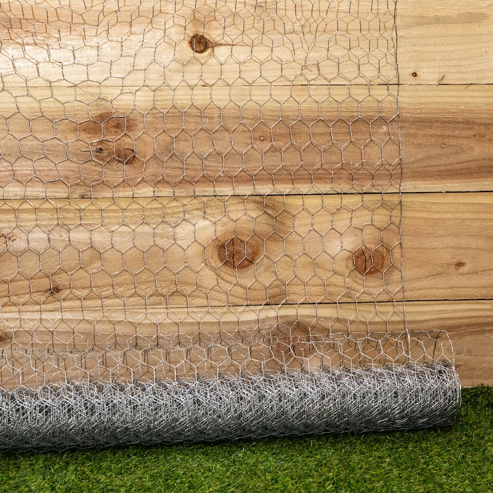 image 1 of 5m x 0.9m x 25mm Galvanised Chicken Wire Garden Netting / Fencing