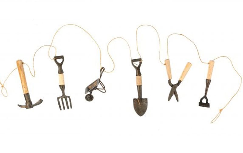Jardinopia Decorative Handmade Garden Tool Garland - Wheelbarrow with gift box in Brown