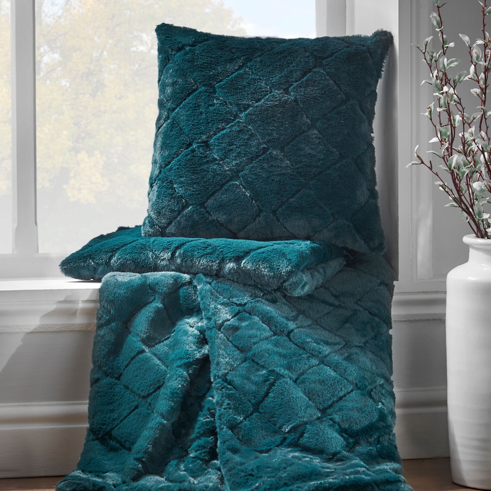 image 1 of Catherine Lansfield Cosy Diamond Faux Fur Soft Blanket Throw | Green | Bottle Green