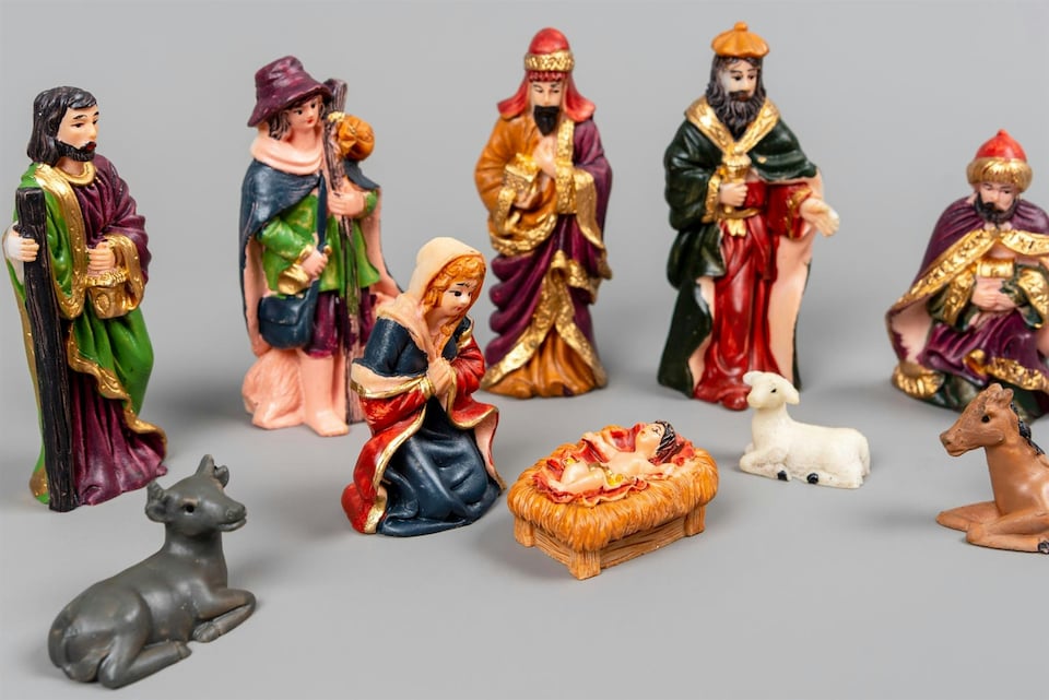 image 1 of Handmade Nativity Scene Birth Jesus Wooden Stable Figurine House Sculpture Christmas Decoration Xmas Décor