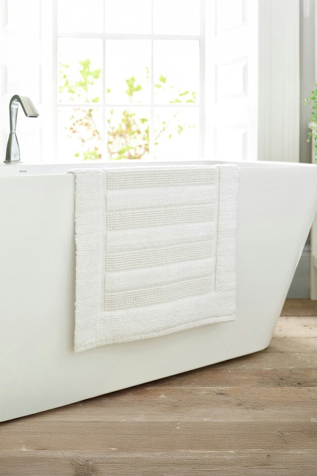 image 1 of Bliss Pima 100% Cotton Bath Mat 50x80cm – Ultra-Soft 1600GSM Luxury Bathroom Rug | Green | Spearmint | 50 x 80cm