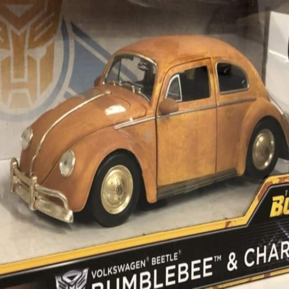 image 1 of Transformers Bumblebee VW Beetle with Charlie Figure 1:24 Scale Jada 30114
