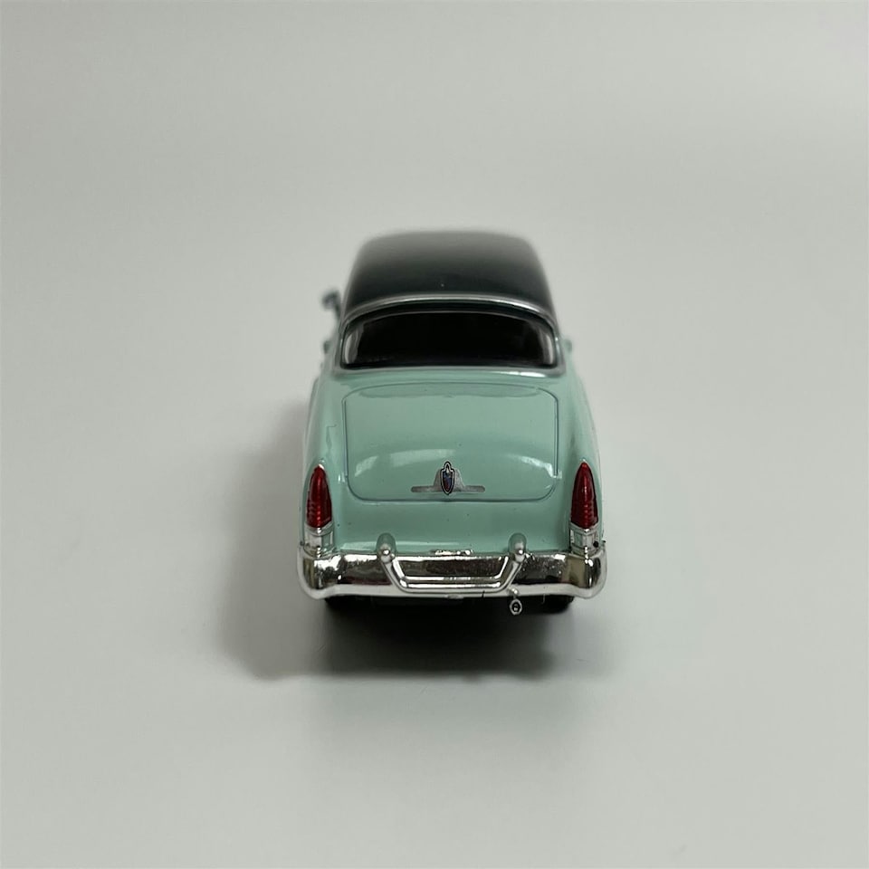 image 1 of Lincoln Capri 1954 Parklane Green Bloomfield Green LHD 1:64 Mini GT MGT00623L