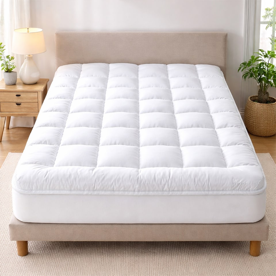 image 1 of Luxury Plush 4 Inch Mattress Topper Soft Comfort Layer