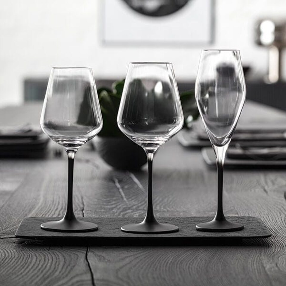 image 1 of Villeroy & Boch Manufacture Rock Noire Set of 4 Red Wine Goblets