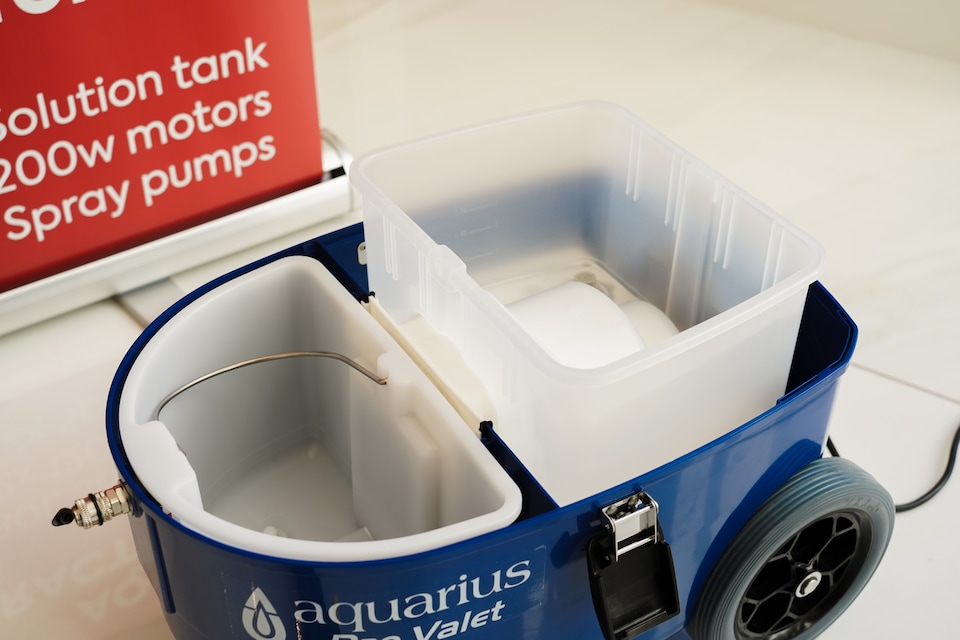 image 1 of Aquarius Pro Valet Carpet and Upholstery Cleaner Car Valeting Machine