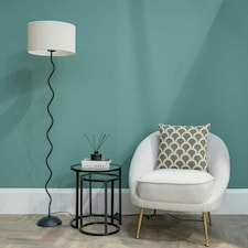 ValueLights Black Metal Wavy Stem Floor Lamp with a Cream Boucle Shade