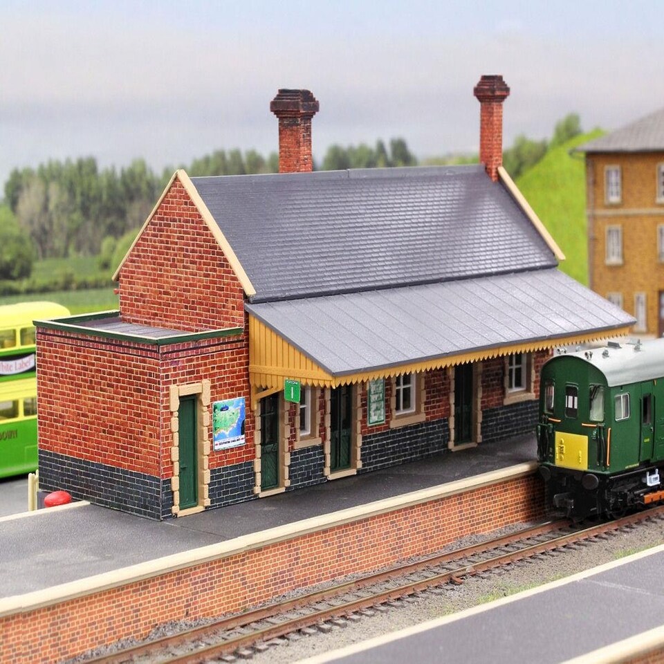 image 1 of GM Structures Fordhampton Station Kit