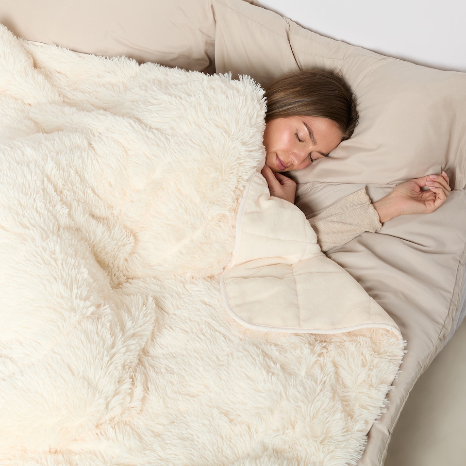 image 1 of OHS Fluffy Fleece Sensory Sleep Therapy 6kg Weighted Blanket 125 x 180 cm