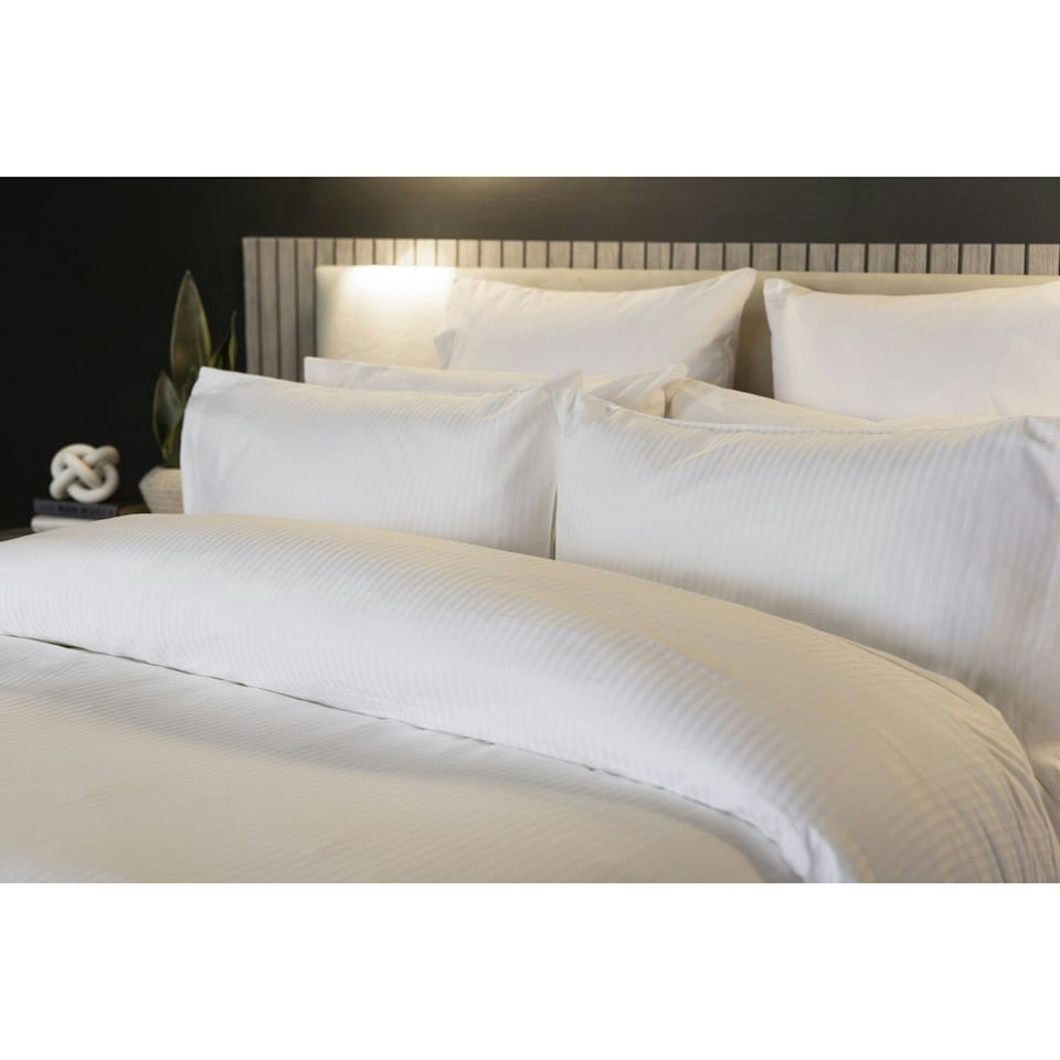 Belledorm Hotel Soho Duvet Cover Set - White - Superking